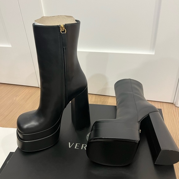 Versace Aevitas Platform Boots size 37 BRAND NEW - Picture 3 of 6